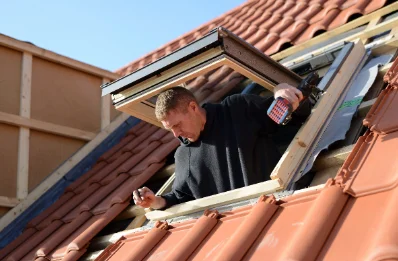 Pose de fenêtres de toit Velux à Meyras